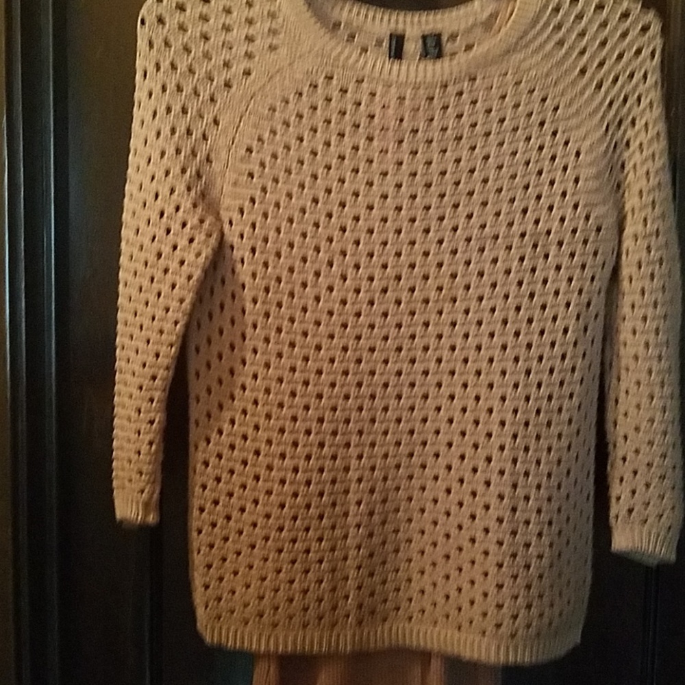 💜Cynthia Rowley Top with peek-a-boo holes